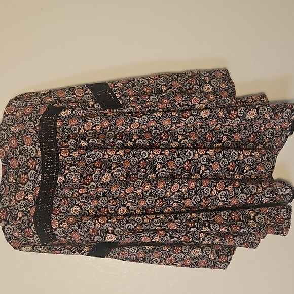 Knox Boho Tunic Rose Black and Red Floral Top - Picture 5 of 7